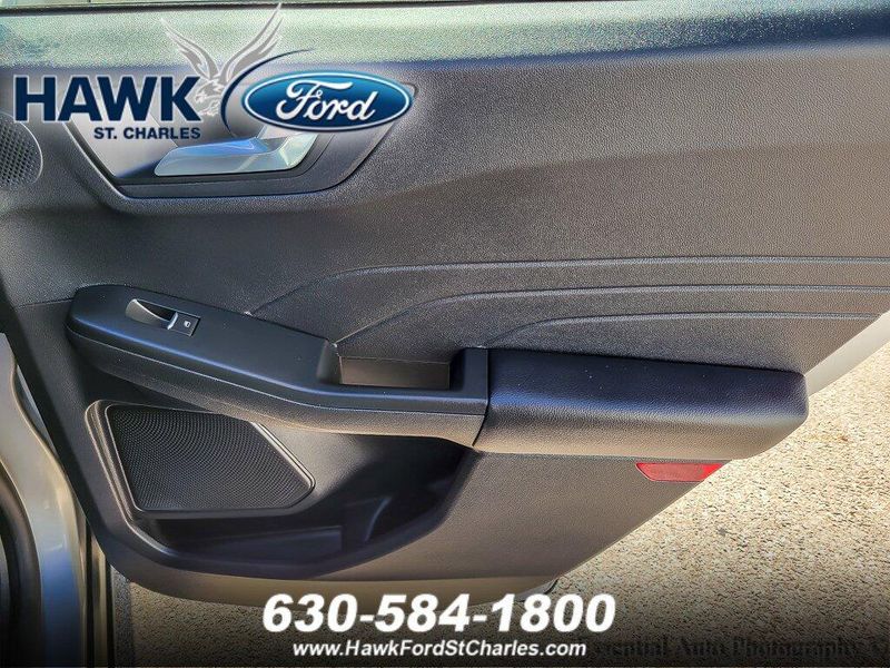 2022 Ford Escape SEL photo 19