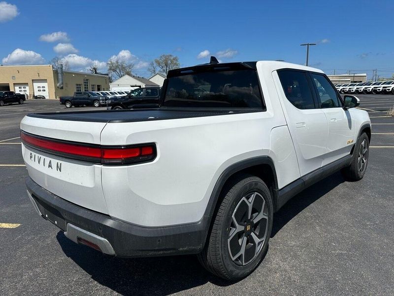 2022 Rivian R1T Adventure photo 13