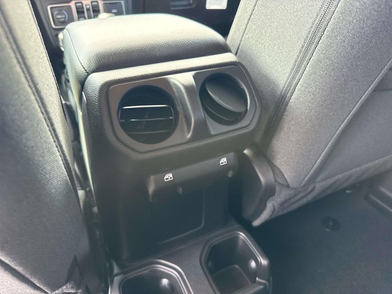New 2026 Jeep Gladiator Sport S 4x4