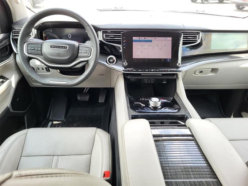 2022 Jeep Wagoneer Series IIIImage 35
