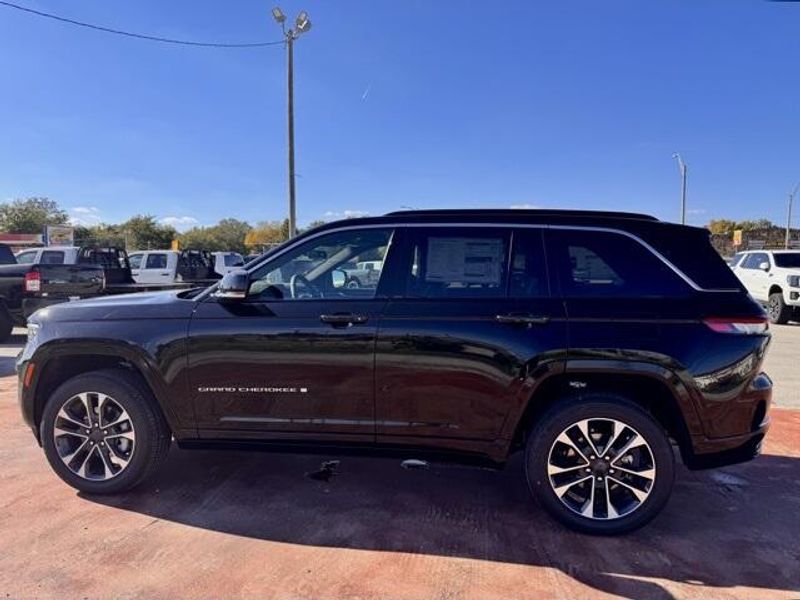 New 2025 Jeep Grand Cherokee Overland 4x4Image 8