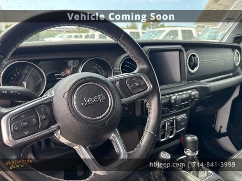 2022 Jeep Wrangler Unlimited Sahara 4xeImage 10