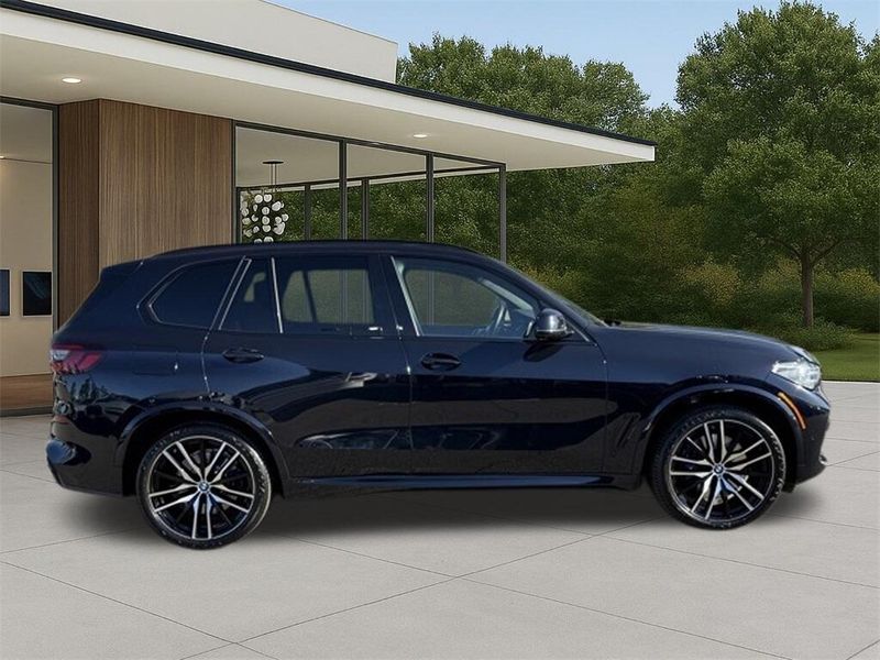 Used 2023 BMW X5 M50iImage 7