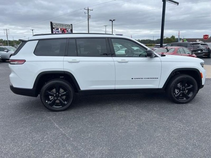 2024 Jeep Grand Cherokee L Altitude 4x4Image 8