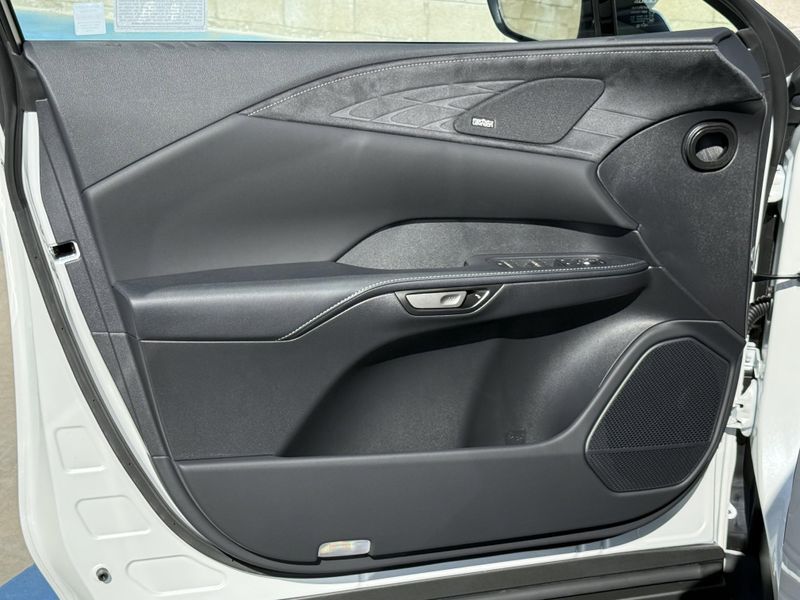 New 2026 Lexus RX 450h+ LuxuryImage 16