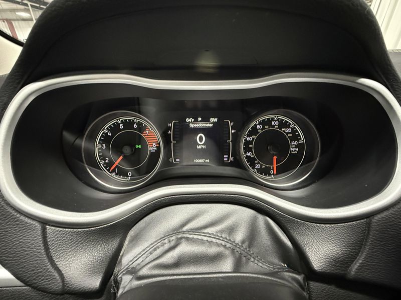 Used 2018 Jeep Cherokee Latitude PlusImage 31