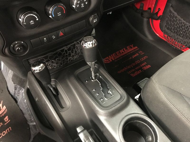 Used 2016 Jeep Wrangler JK SportImage 9