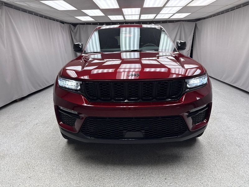 New 2025 Jeep Grand Cherokee Limited 4x4Image 5