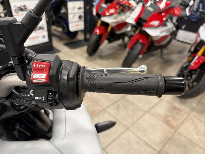 New 2026 Yamaha MT-10 Image 25