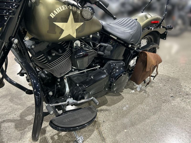 2016 Harley-Davidson SOFTAIL SLIM Image 23