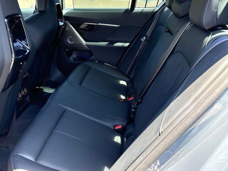 Used 2026 BMW M5 BaseImage 31
