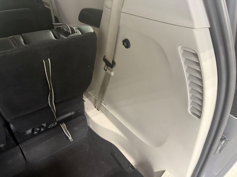 Used 2018 Chrysler Pacifica Touring LImage 7