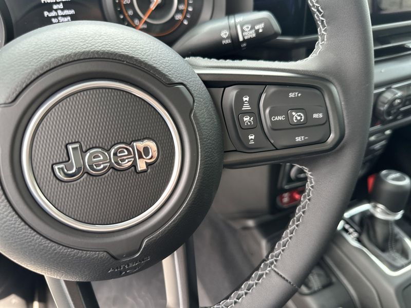 New 2025 Jeep Gladiator Mojave 4x4Image 23