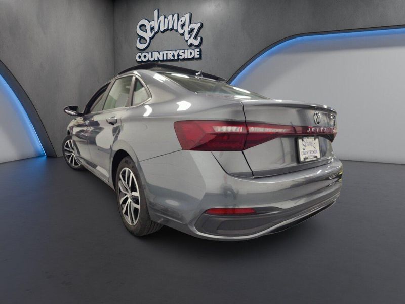 Used 2026 Volkswagen Jetta SE w/SunroofImage 8