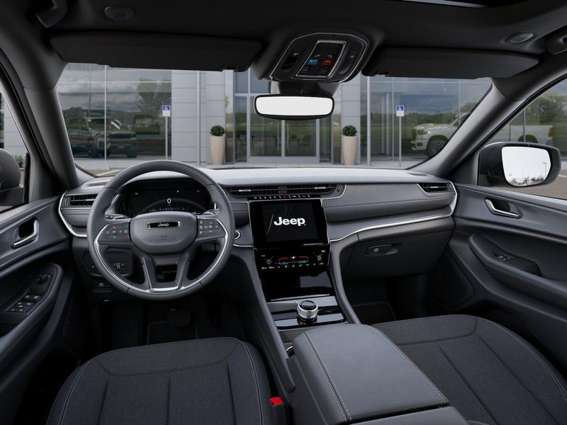 New 2025 Jeep Grand Cherokee L Laredo X 4x4