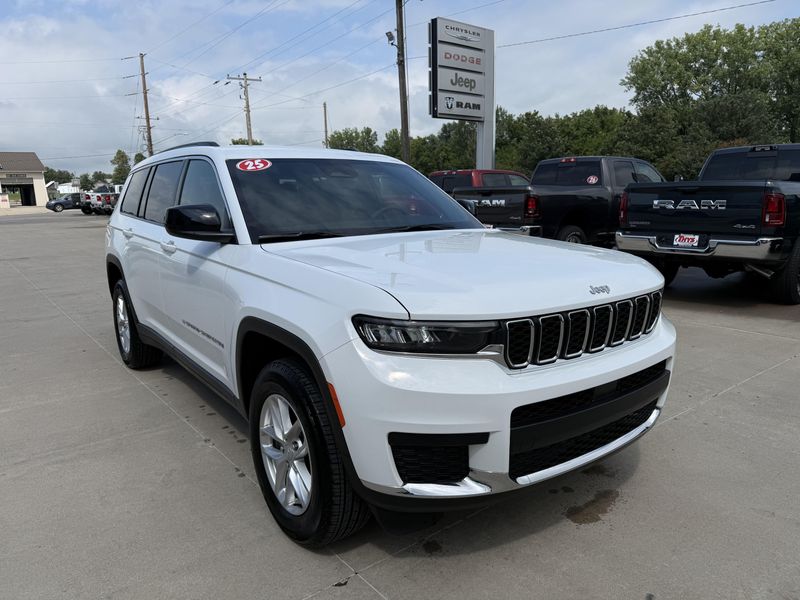 Used 2025 Jeep Grand Cherokee L LaredoImage 34