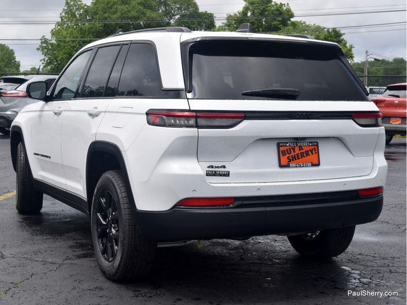 2025 Jeep Grand Cherokee Altitude X 4x4Image 11