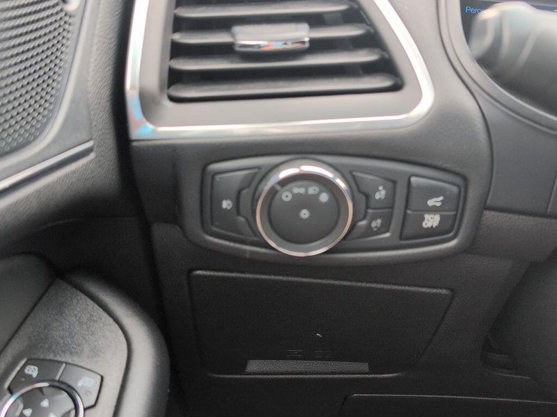 2022 Ford Edge TitaniumImage 28