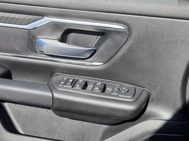 New 2026 RAM 1500 Big Horn Crew Cab 4x2 5'7' Box