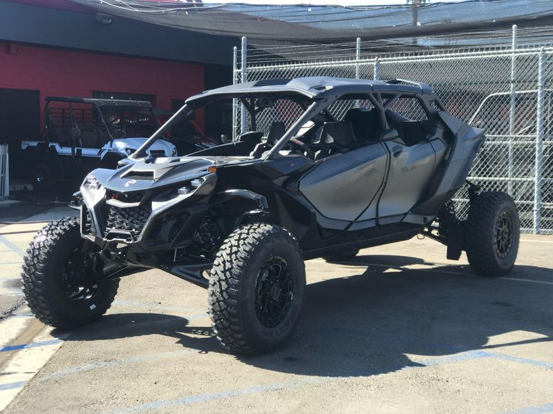 2025 Can-Am MAVERICK R MAX X RS WITH SMART-SHOX 999T DCT Image 5