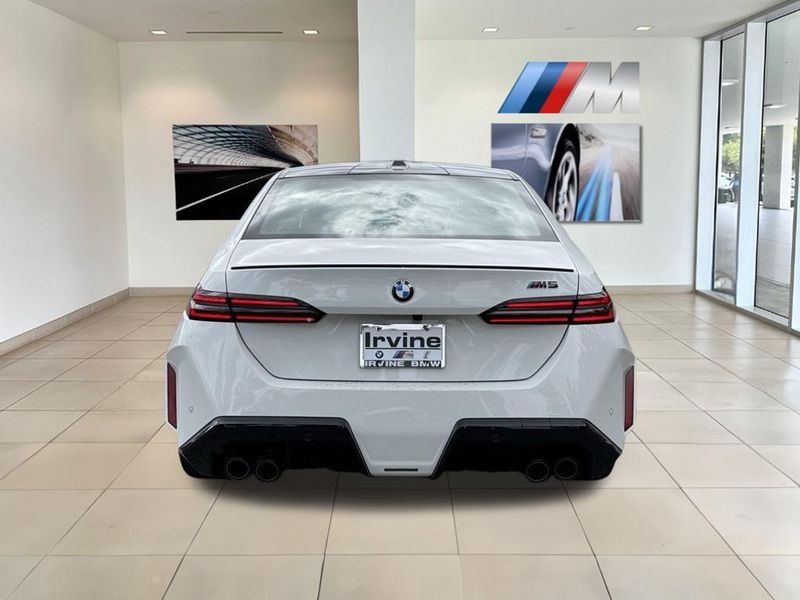 2025 BMW M5 BaseImage 7