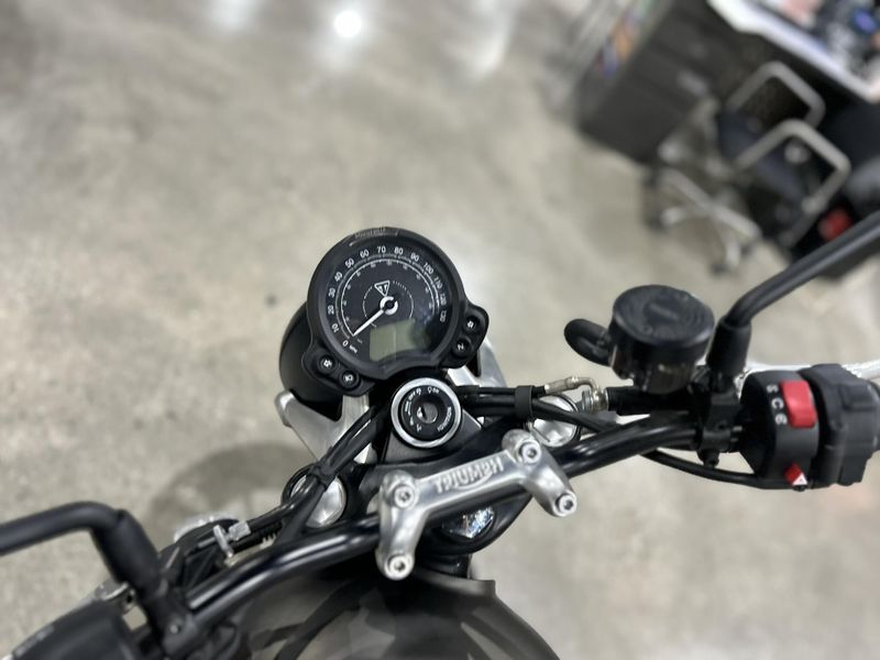 Used 2020 Triumph STREET TWIN Image 15