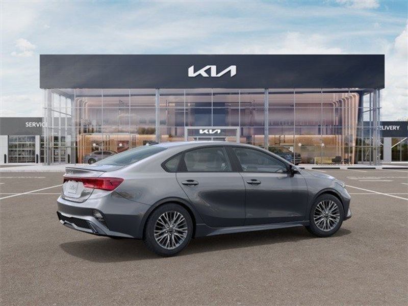 2024 Kia Forte GT-LineImage 6