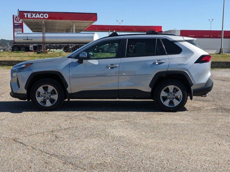 2023 Toyota RAV4 XLEImage 6
