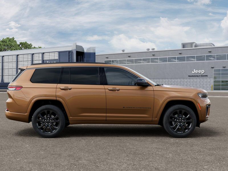 New 2026 Jeep Grand Cherokee L Limited Reserve 4x4Image 21