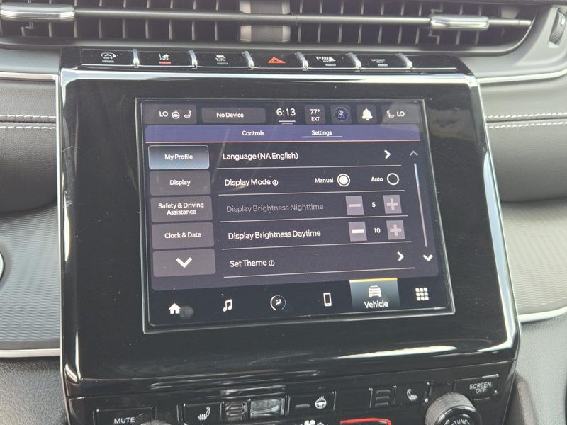 2025 Jeep Grand Cherokee Altitude photo 10