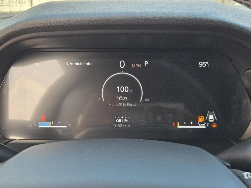 Used 2025 Jeep Grand Cherokee Altitude X 4x2