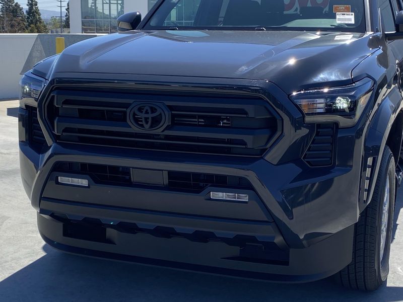2025 Toyota Tacoma SR5Image 7