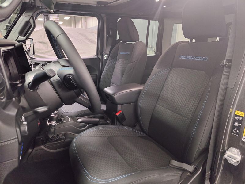 Used 2025 Jeep Wrangler 4xE Rubicon 4WD w/ConvenienceImage 14