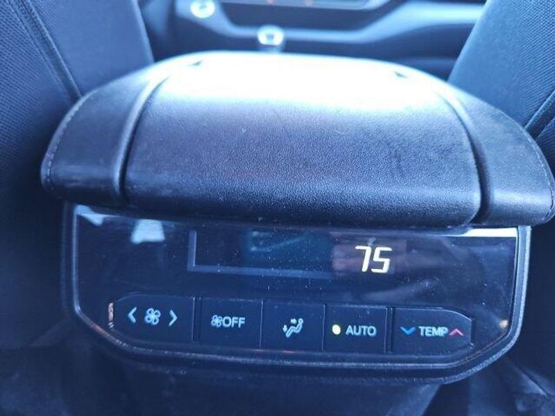 Used 2021 Toyota Highlander LE