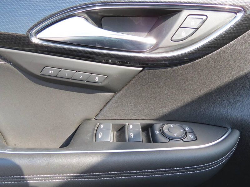 Used 2023 Buick Envision Essence AWD 4dr CrossoverImage 10