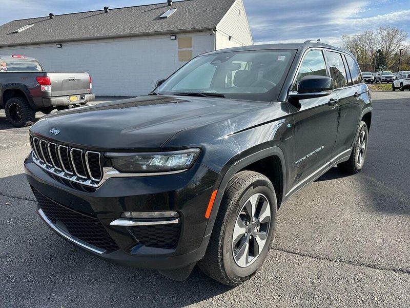 2024 Jeep Cherokee Limited 4xe photo 2