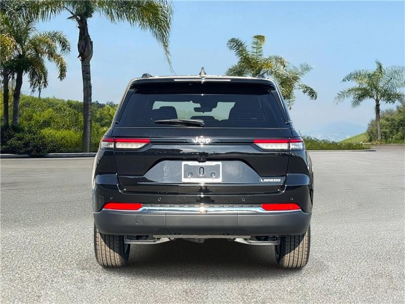 New 2026 Jeep Grand Cherokee Laredo X 4x2
