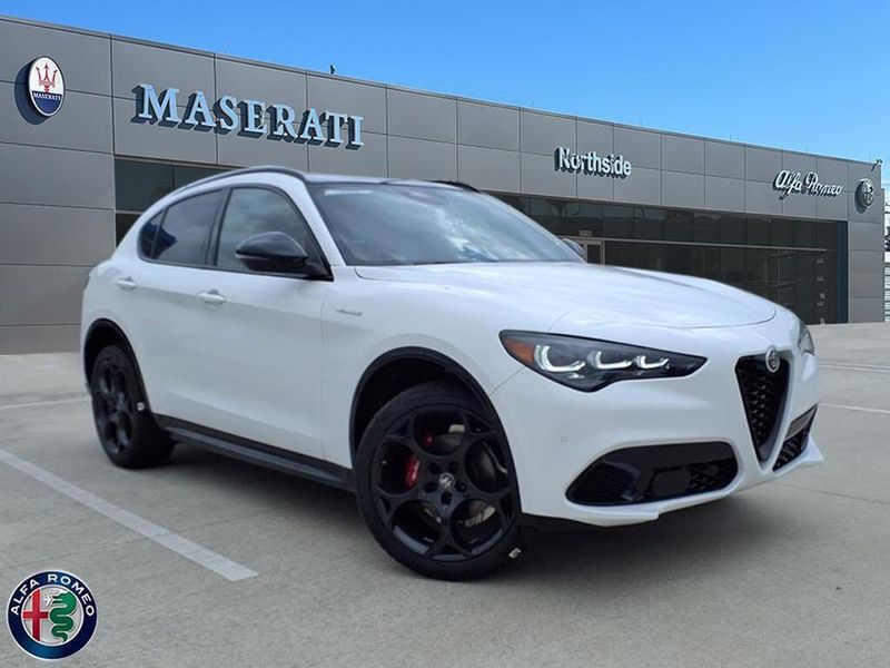 New 2026 Alfa Romeo Stelvio AwdImage 1