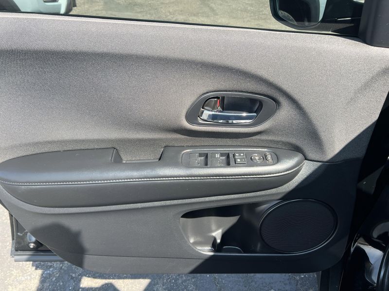 Used 2020 Honda HR-V LXImage 5