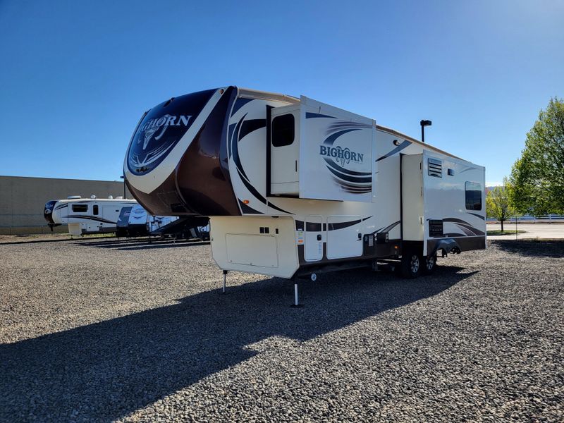 Used 2016 HEARTLAND BIG HORN 3010RE Image 6