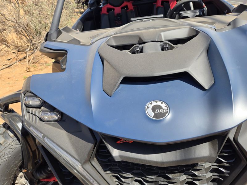 NEW 2026 CAN-AM MAVERICK R MAX X WITH SMARTSHOX 999T DCT Image 5