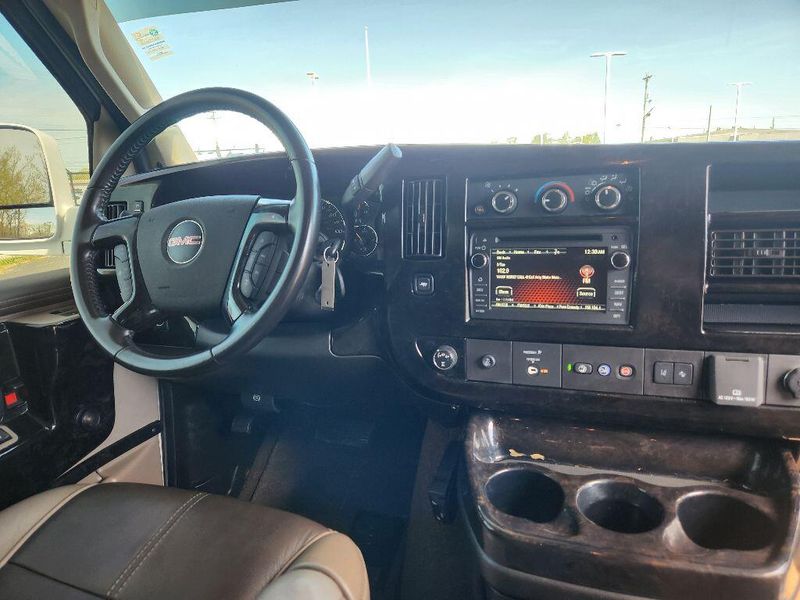 2019 GMC Savana Image 19