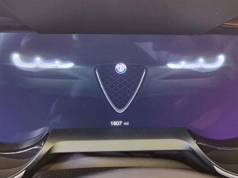 2024 Alfa Romeo Giulia Ti AWD w/Sunroof/NavImage 23