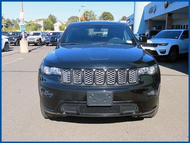 2021 Jeep Grand Cherokee Laredo XImage 3