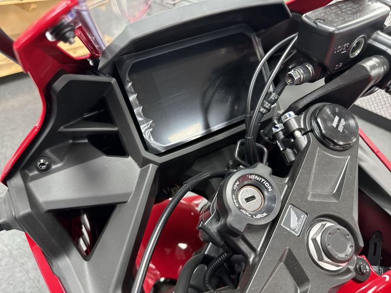 New 2025 Honda CBR500R ABS Image 13