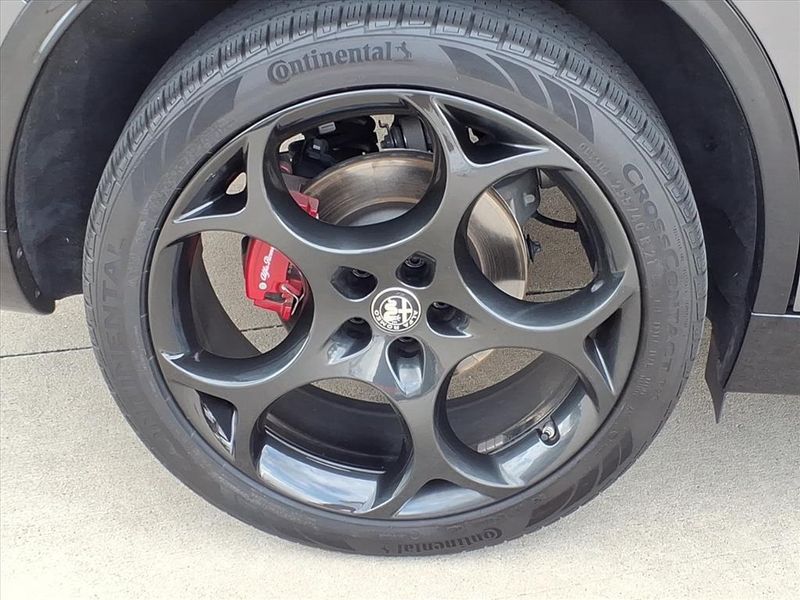 Used 2024 Alfa Romeo Stelvio VeloceImage 15