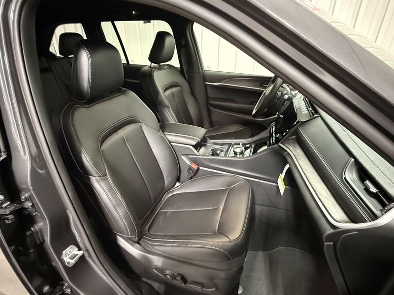 New 2026 Jeep Grand Cherokee Limited 4x4Image 14