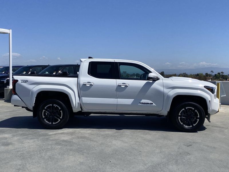 2024 Toyota Tacoma TRD SportImage 3