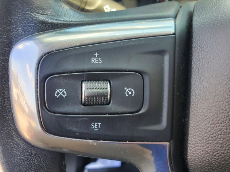 2020 Chevrolet Blazer LT in a Summit White exterior color and Jet Blackinterior. Johnson Dodge 601-693-6343 pixelmotiondemo.com 