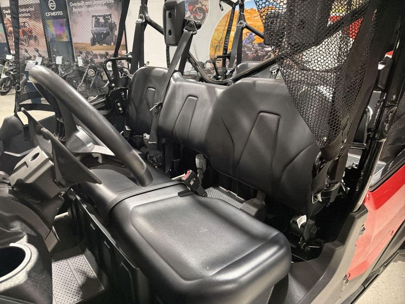 New 2025 Honda PIONEER 1000-6 DLX CREW Image 25